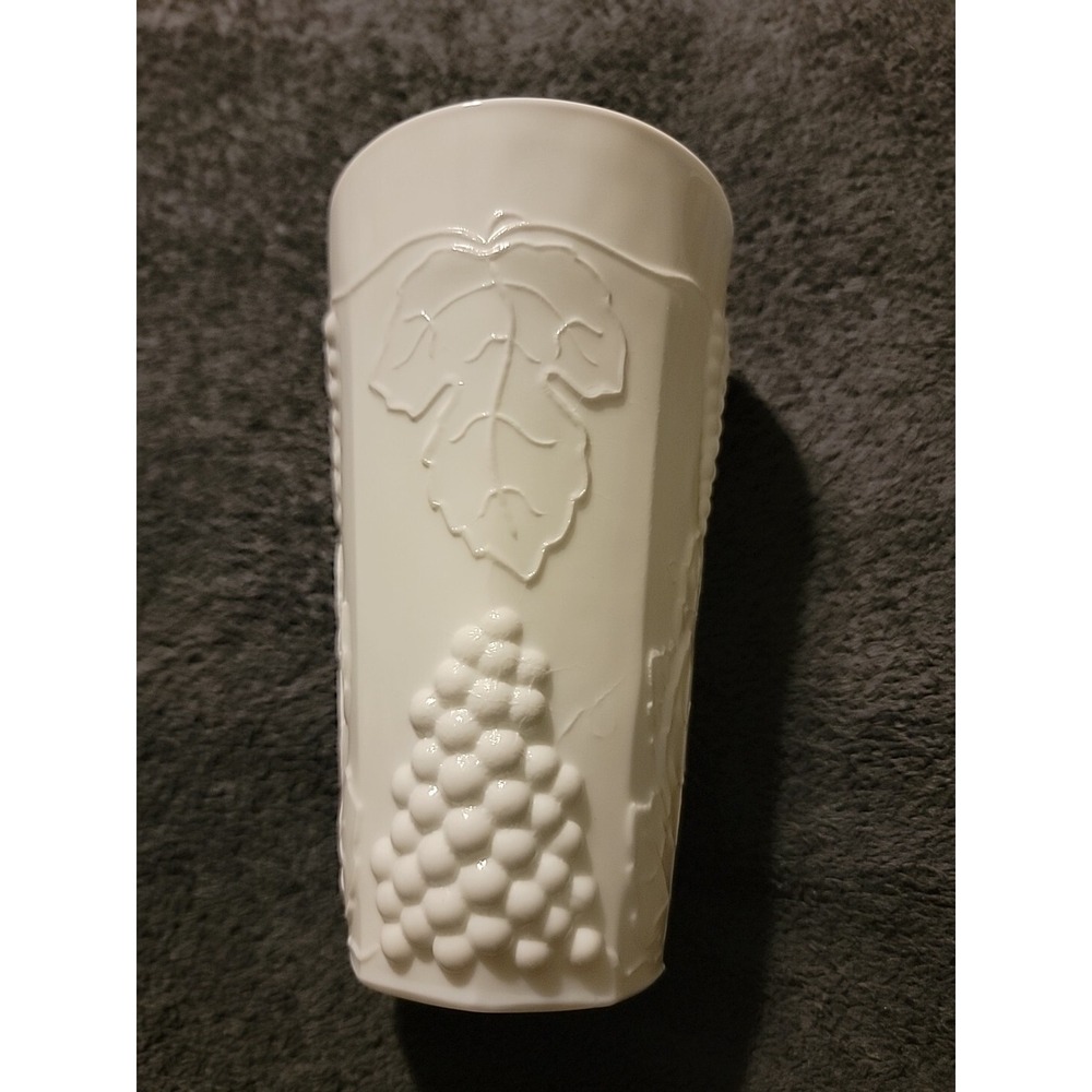 Vintage Indiana‎ Glass Milk Glass Tumbler Colony Harvest Grape